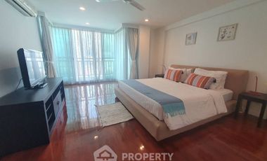 For rent 3 bedrooms apartment in Sathon, Bangkok