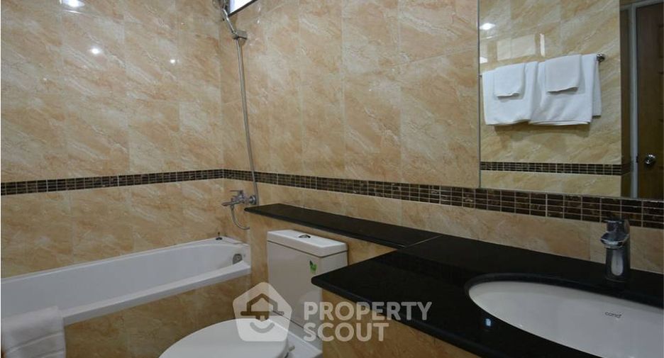 For rent 3 bedrooms apartment in Watthana, Bangkok
