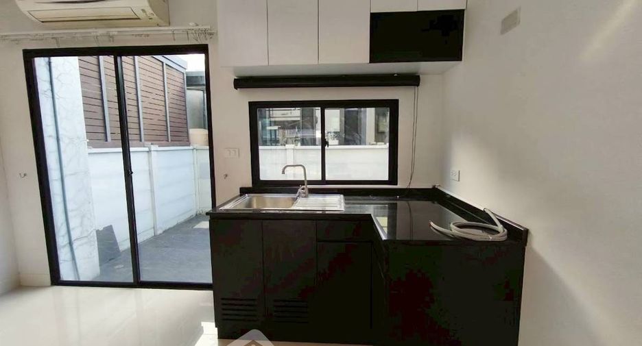 For sale 3 bedrooms townhouse in Bang Kruai, Nonthaburi