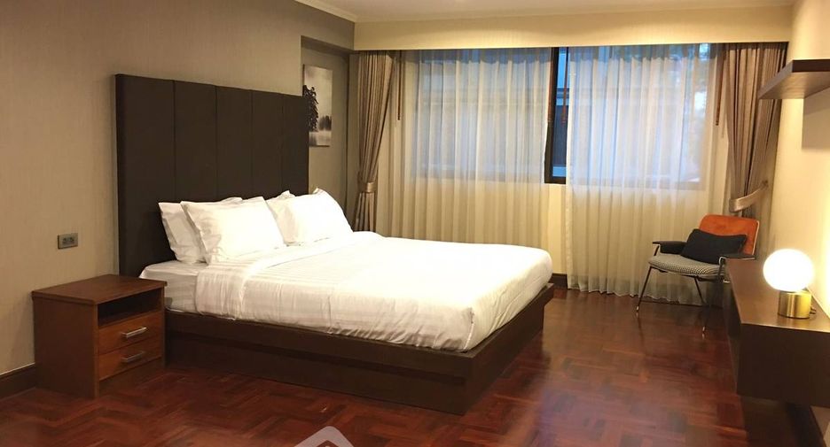 For rent 3 bedrooms apartment in Pathum Wan, Bangkok
