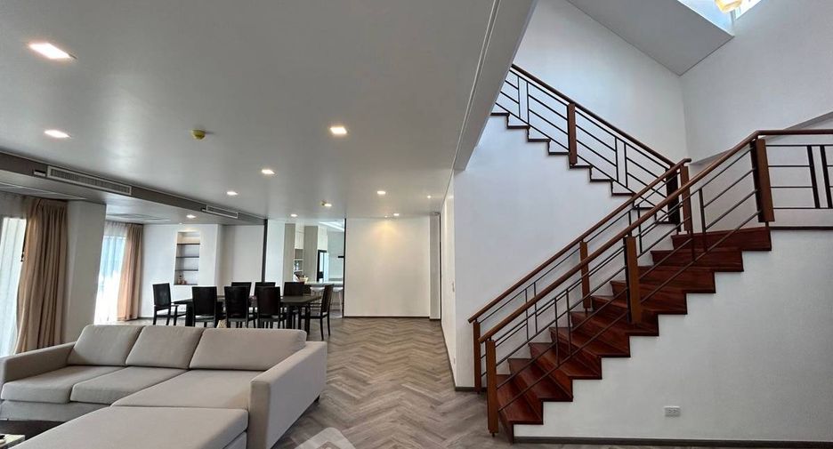 For rent 4 bedrooms apartment in Watthana, Bangkok