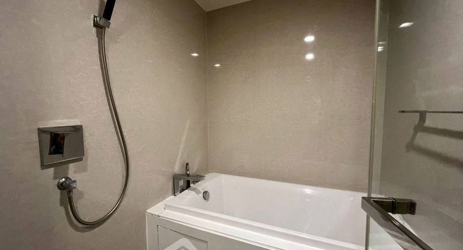 À vendre 1 chambre condo à Khlong Toei, Bangkok