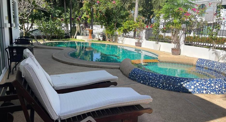 À louer 4 chambres villa à Bang Lamung, Chonburi
