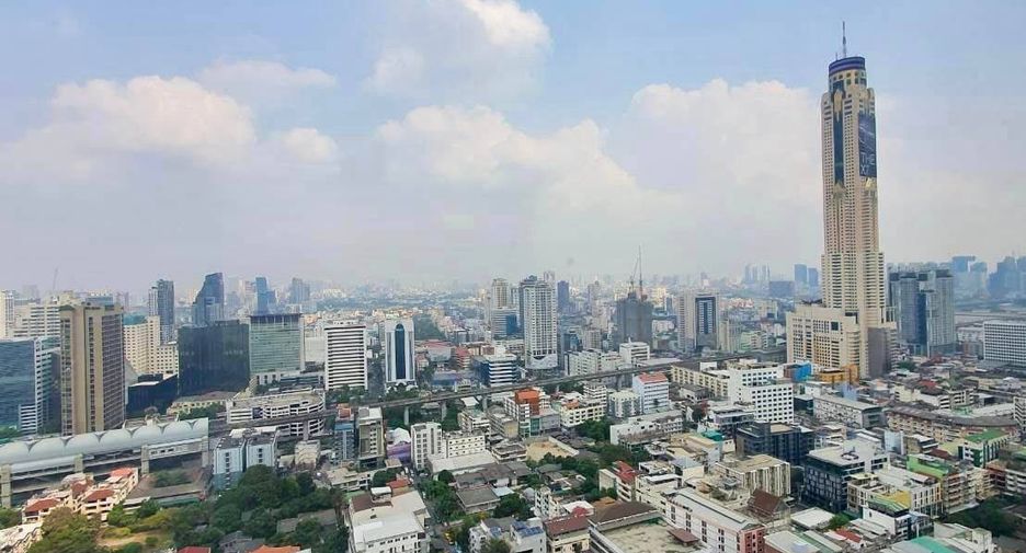 For rent 2 bedrooms condo in Pathum Wan, Bangkok