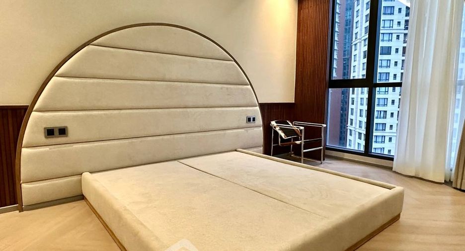 For rent 2 bedrooms condo in Sathon, Bangkok