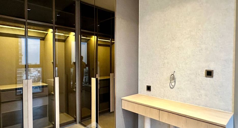 For rent 2 bedrooms condo in Sathon, Bangkok