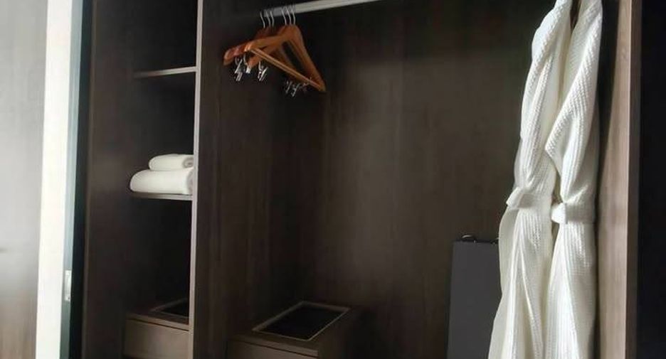 For rent 1 bed condo in Watthana, Bangkok