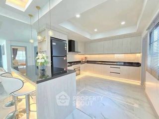 For sale 4 bedrooms condo in Bang Lamung, Chonburi