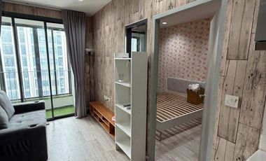 À vendre 1 chambre condo à Huai Khwang, Bangkok