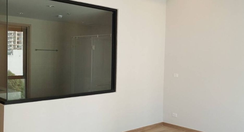 For rent 3 bedrooms apartment in Sathon, Bangkok