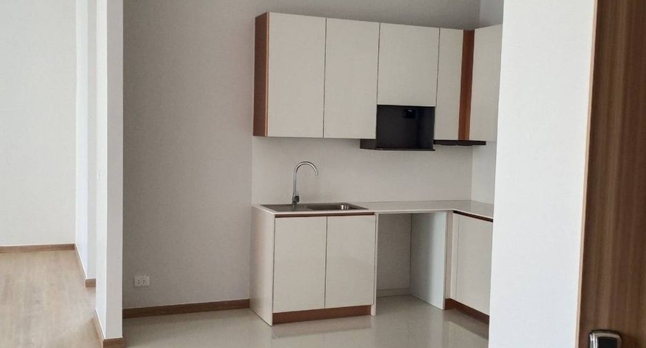 For rent 3 bedrooms apartment in Sathon, Bangkok