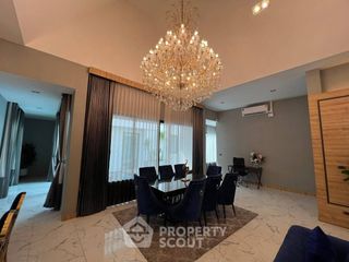 Villa en alquiler de 4 habitaciones en Bang Lamung, Chonburi