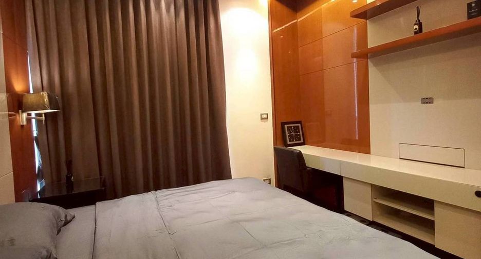 For sale 1 bed condo in Khlong Toei, Bangkok