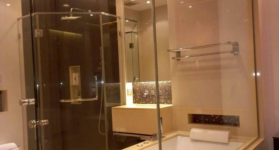 For sale 1 bed condo in Khlong Toei, Bangkok