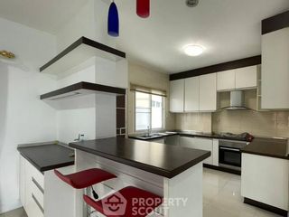 For sale 3 bedrooms house in Si Racha, Chonburi