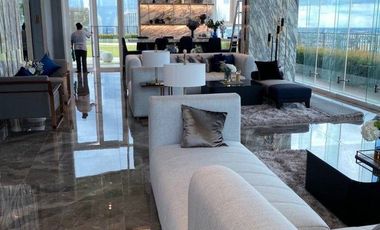 For rent 2 bedrooms condo in Bang Kapi, Bangkok