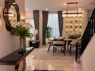 Casa en alquiler de 4 habitaciones en Saphan Sung, Bangkok