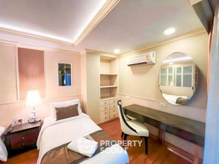 For rent 2 bedrooms apartment in Watthana, Bangkok