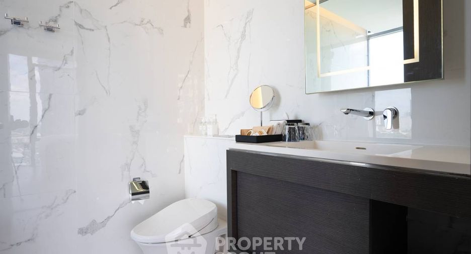 For rent 2 bedrooms condo in Khlong Toei, Bangkok