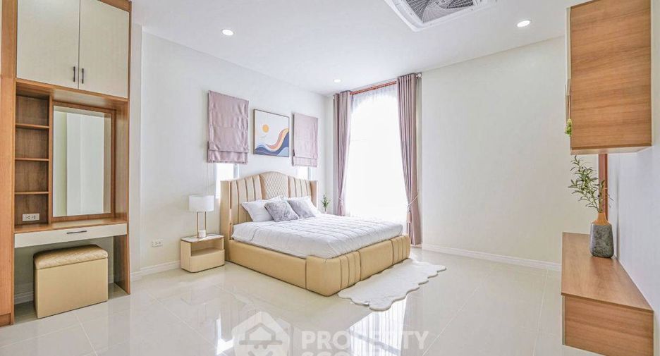 For rent 3 bedrooms villa in East Pattaya, Pattaya