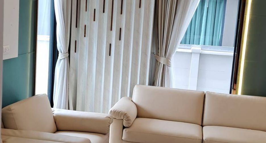 For rent 3 bedrooms condo in Saphan Sung, Bangkok