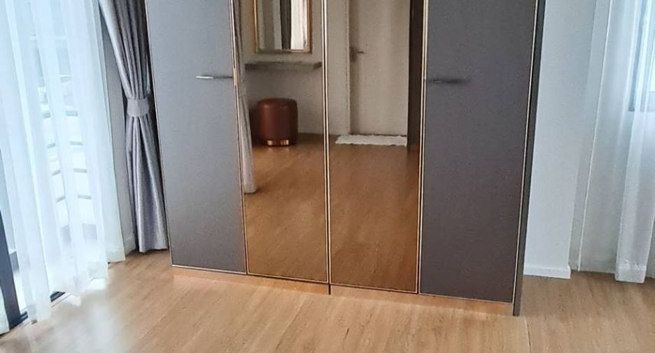 For rent 3 bedrooms condo in Saphan Sung, Bangkok