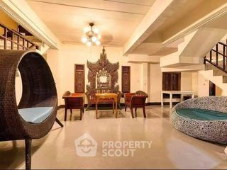 À louer 8 chambres maison à Bang Lamung, Chonburi