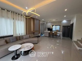 Casa en alquiler de 4 habitaciones en Bang Lamung, Chonburi