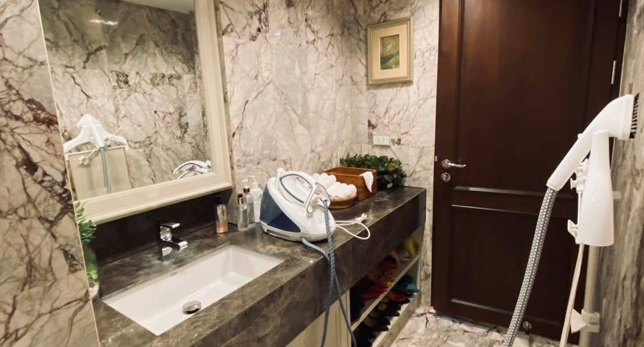 For sale 3 bedrooms condo in Ratchathewi, Bangkok