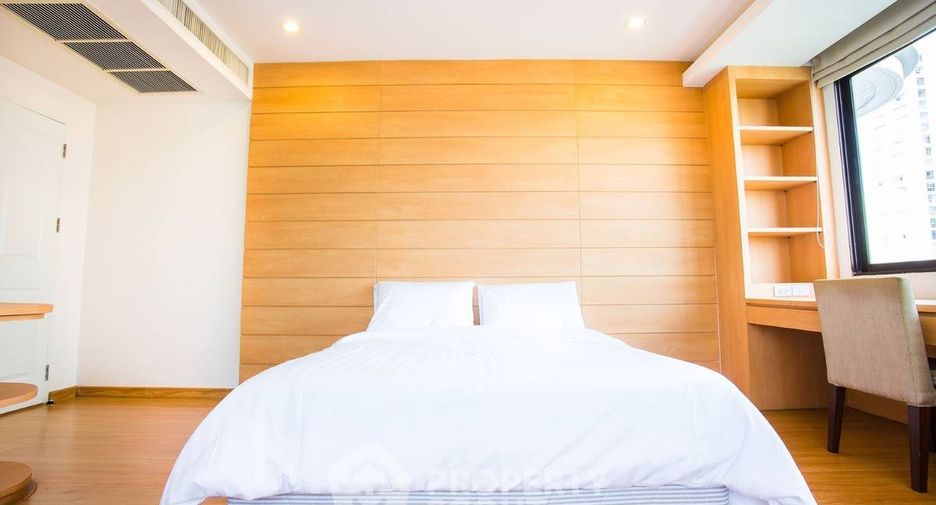 For rent 4 bedrooms apartment in Watthana, Bangkok