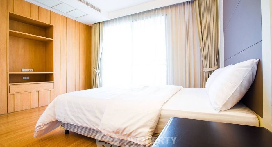 For rent 4 bedrooms apartment in Watthana, Bangkok
