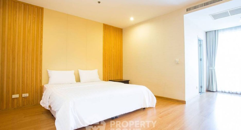 For rent 4 bedrooms apartment in Watthana, Bangkok
