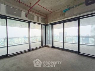 Condo en venta de 4 habitaciones en Pathum Wan, Bangkok