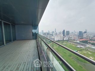 Condo en venta de 4 habitaciones en Pathum Wan, Bangkok