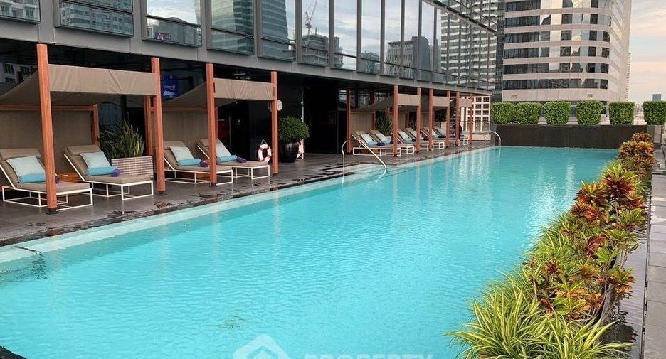 For sale 3 ベッドルーム condo in Sathon, Bangkok