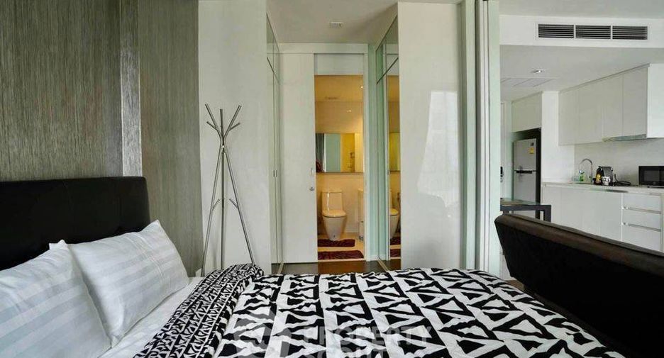 For rent 1 bed condo in Sathon, Bangkok