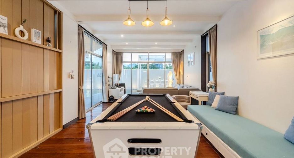 For rent 4 bedrooms villa in Sattahip, Chonburi