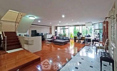 À vendre 4 chambres condo à Khlong Toei, Bangkok