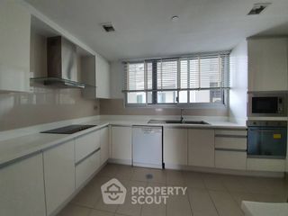 À louer 4 chambres appartement à Watthana, Bangkok