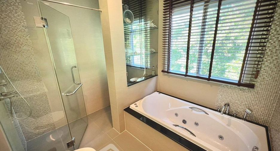 For rent 4 bedrooms house in Saphan Sung, Bangkok