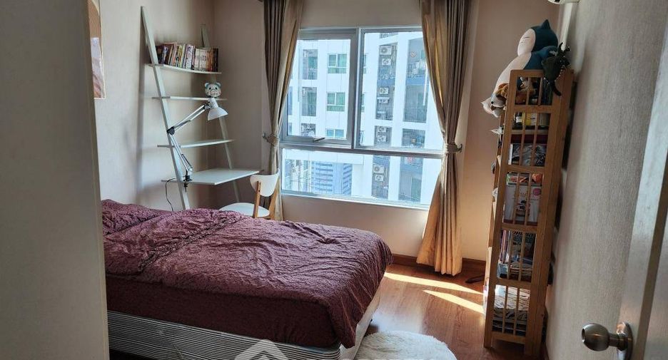 For rent 2 bedrooms condo in Huai Khwang, Bangkok