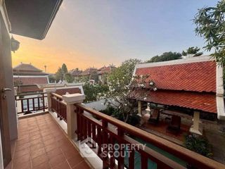À louer 3 chambres maison à Bang Lamung, Chonburi