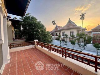 À louer 3 chambres maison à Bang Lamung, Chonburi