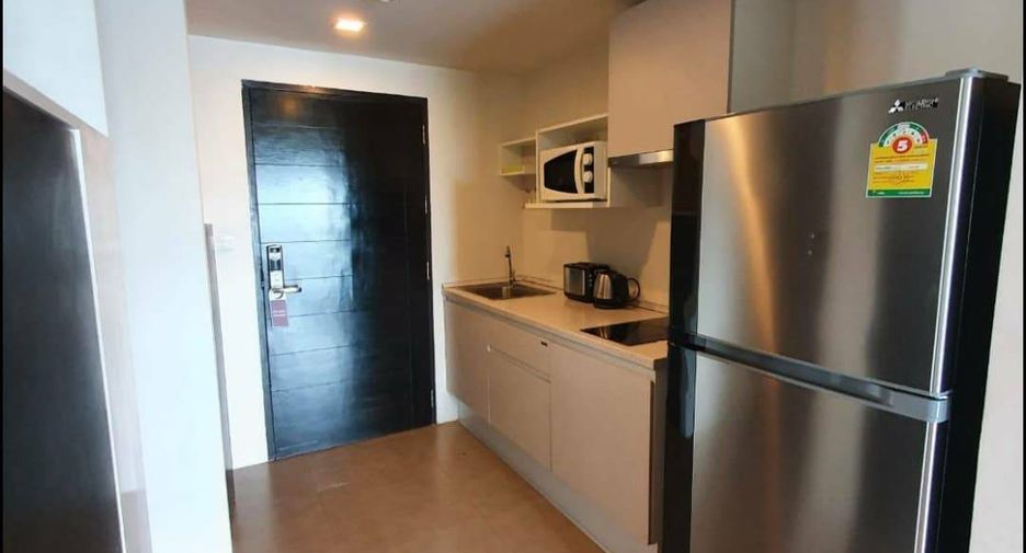 For rent 2 bedrooms apartment in Khlong Toei, Bangkok