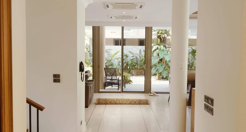 For rent 3 bedrooms condo in Sattahip, Chonburi