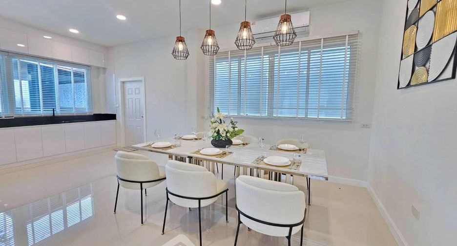For rent 3 bedrooms villa in Huay Yai, Pattaya