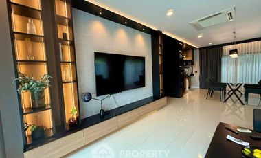 For rent 4 bedrooms house in Bang Kapi, Bangkok