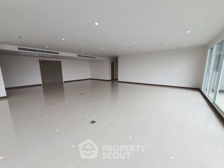 For sale 4 bedrooms condo in Yan Nawa, Bangkok