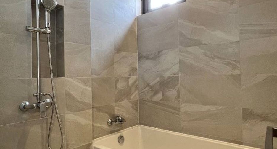 For rent 2 bedrooms condo in Si Racha, Chonburi