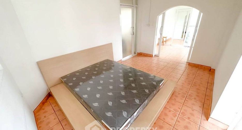 Casa en alquiler de 4 habitaciones en Central Pattaya, Pattaya